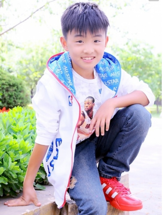 "蔡小豆"终于长大了,娱乐圈等了你8年,看到颜值后没白等!