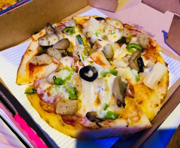 必胜客十寸的披萨看着大,看到它原本的