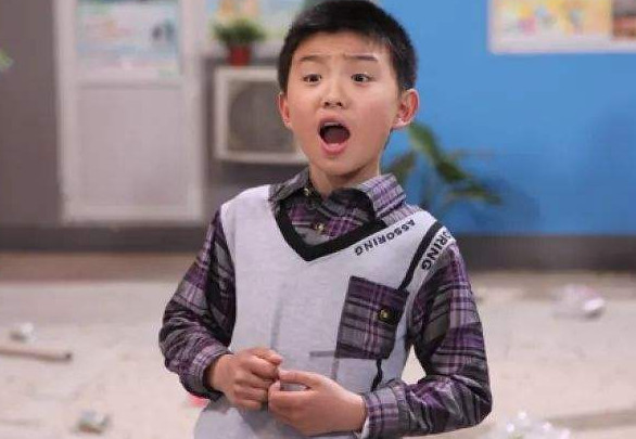 还记得"蔡小豆"吗?长大后的样子神似吴磊,帅到你想不到
