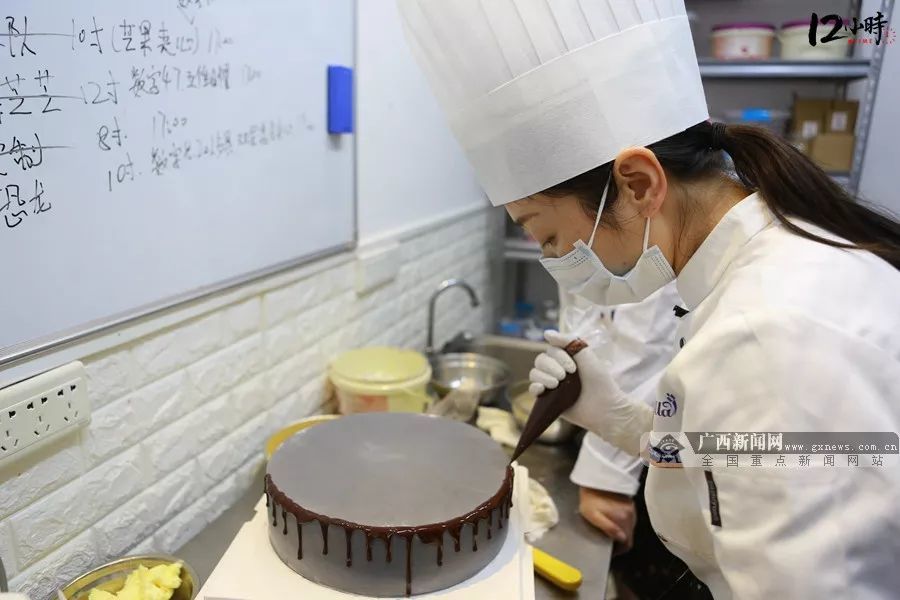 34岁辞掉国企工作,美女蛋糕师:我的人生刚开始