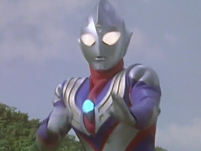 巴啦啦小魔仙变身靠咒语,奥特曼变身靠神器,而