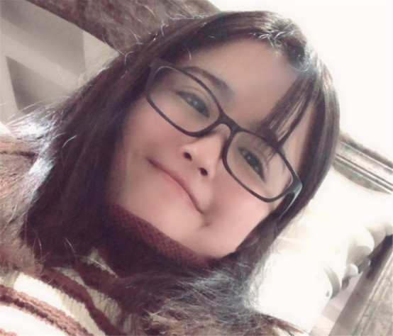 菠萝赛东走红前旧照 团子出名前旧照 谁是真正的自然美一目了然