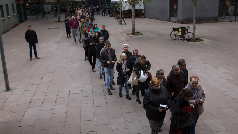 西班牙大选周日投票五人争夺首相,欧洲忧虑右