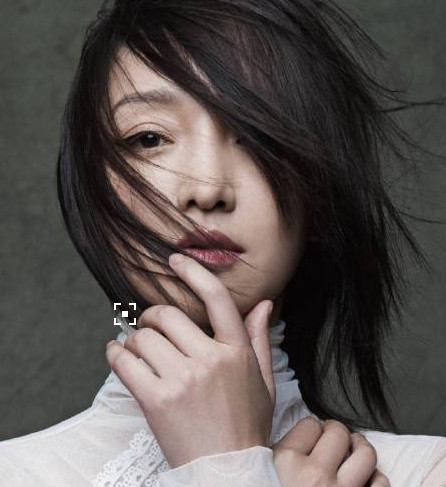 带你看看周迅住的豪宅,内部布置跟四合院一样,生活太有品位了