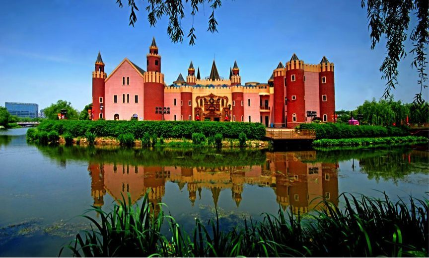 5月2日上午9:00-10:00,在安徒生童话乐园,将有来自四川音乐学院管乐团