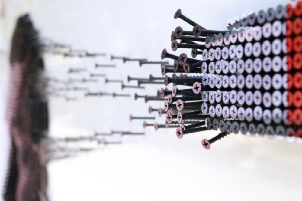 螺丝钉|一个螺丝钉，竟卖出6万美金？这样作画也太酷了吧！