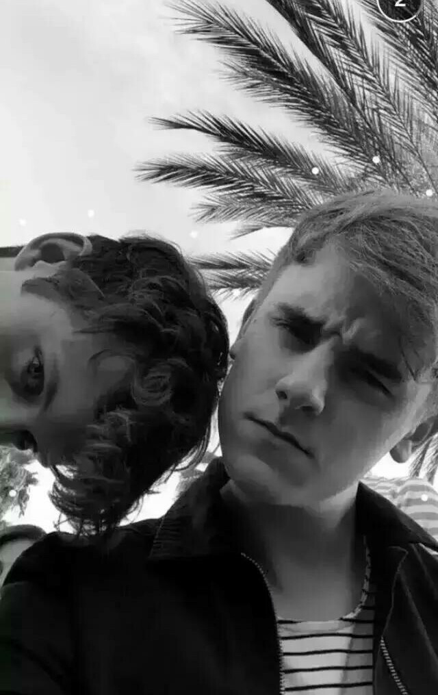 不是谁都有勇气承认自己这件事情,自从康康和戳爷分手后心情一直不好