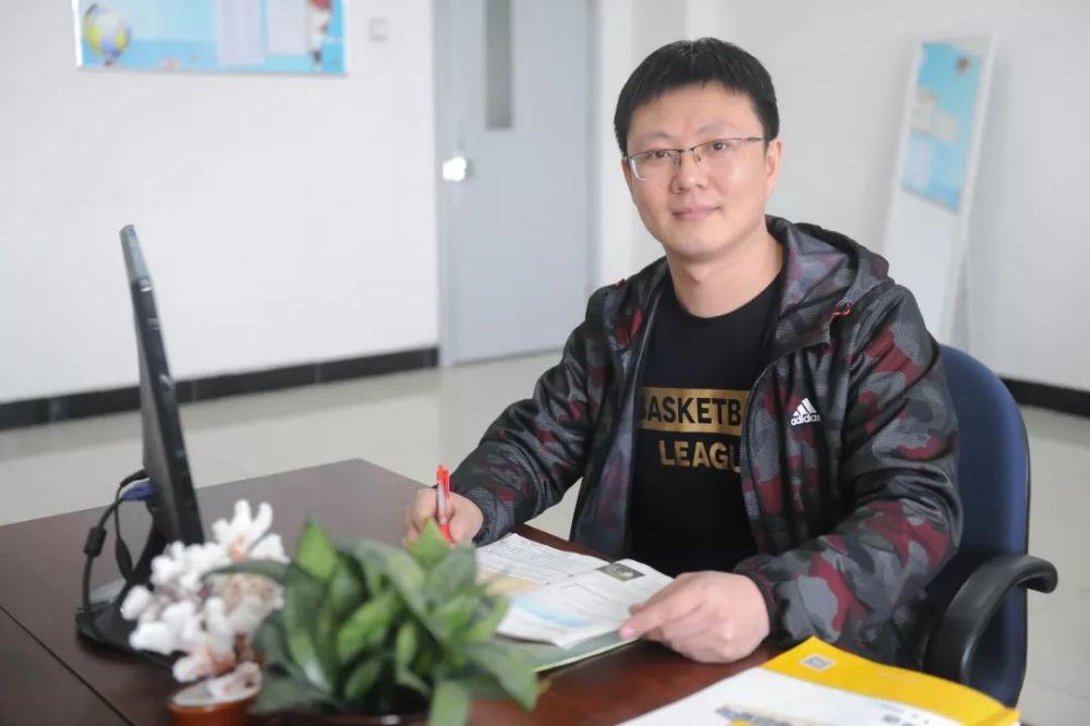 吉林亚桥中学︱张经纬被授予"优秀命题教师"称号