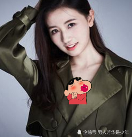 kpl解说gini唯美写真,白衣长腿似异域公主,被分分钟美哭