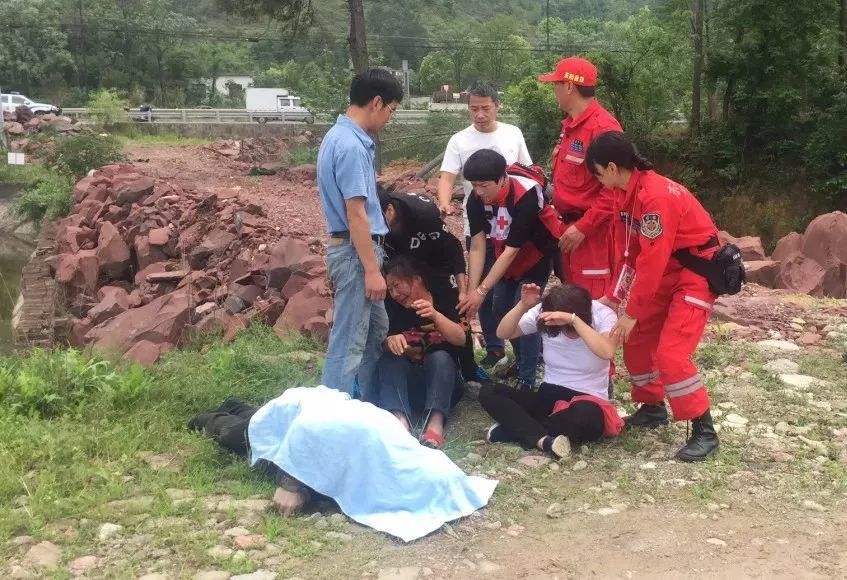 奇闻!东阳一男子为钓小龙虾,死了!