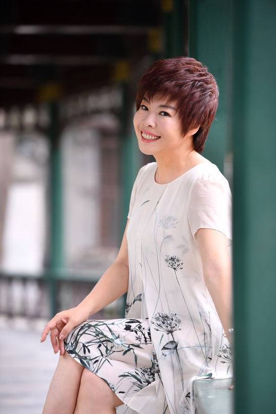 苏轼为何天天过中秋节?于丹教授:他是不可救药的乐观者