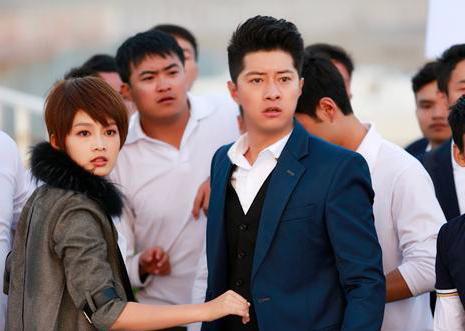 而另一位郭家豪则也是我国影视男演员,只不过看资料他比任重要小八岁