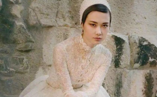 婚纱动作大全_婚纱图片大全(3)