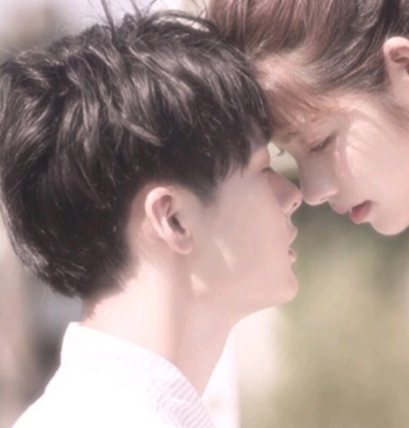 测试暗恋的男生喜不喜欢你发这三个信号给他答案超准