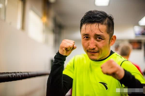 邹市明体型相对小他为什么会成为拳王看后大吃一惊