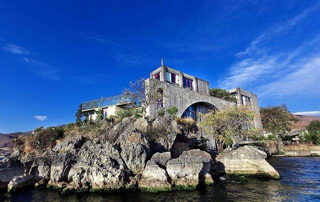 杨丽萍私家花园曝光依山傍水鸟语花香网友简直人间仙境