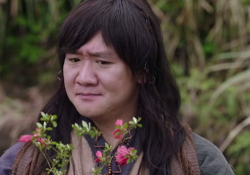 新倚天:周颠一句教父,杨逍这段笑场竟成全剧经典,导演都忘喊停