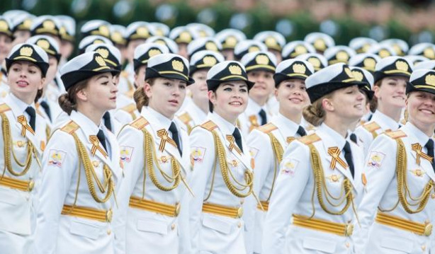 军人礼服上的黄绳子是什么东西,有什么意义?