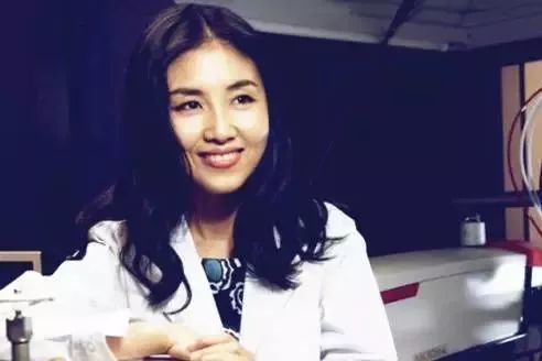 真女神颜宁:30岁成清华最年轻博导,如今当选美