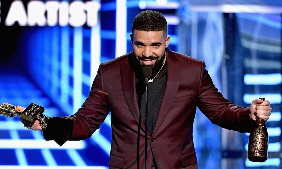 公告牌音乐奖获奖名单出炉drake包揽十二项大奖