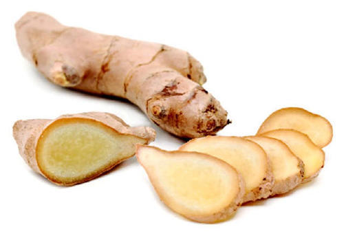 晕车小妙招:车前口含三四片生姜不要吞下去十分钟后吐出来,可以防