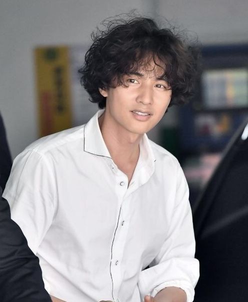 说好的"帅哥的最终归宿都是油腻大叔"呢?