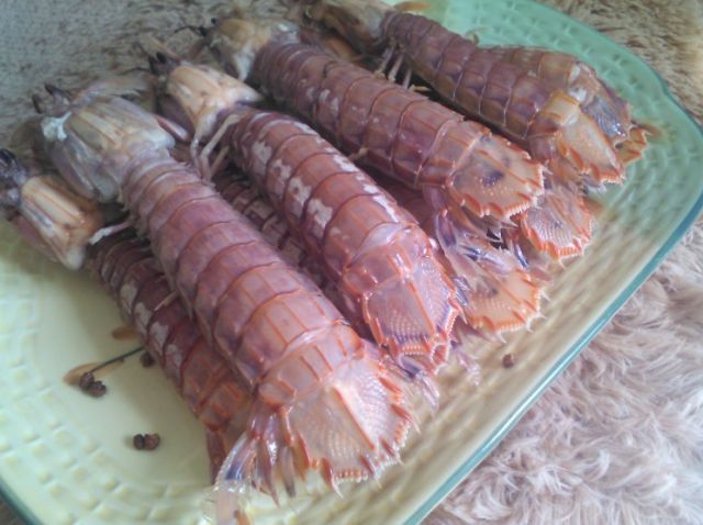 皮皮虾加水煮还是直接蒸很多人不懂难怪虾肉不鲜不嫩难剥壳