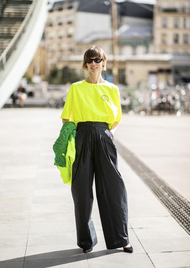 一起来看看,怎么穿出荧光色的时尚感吧
