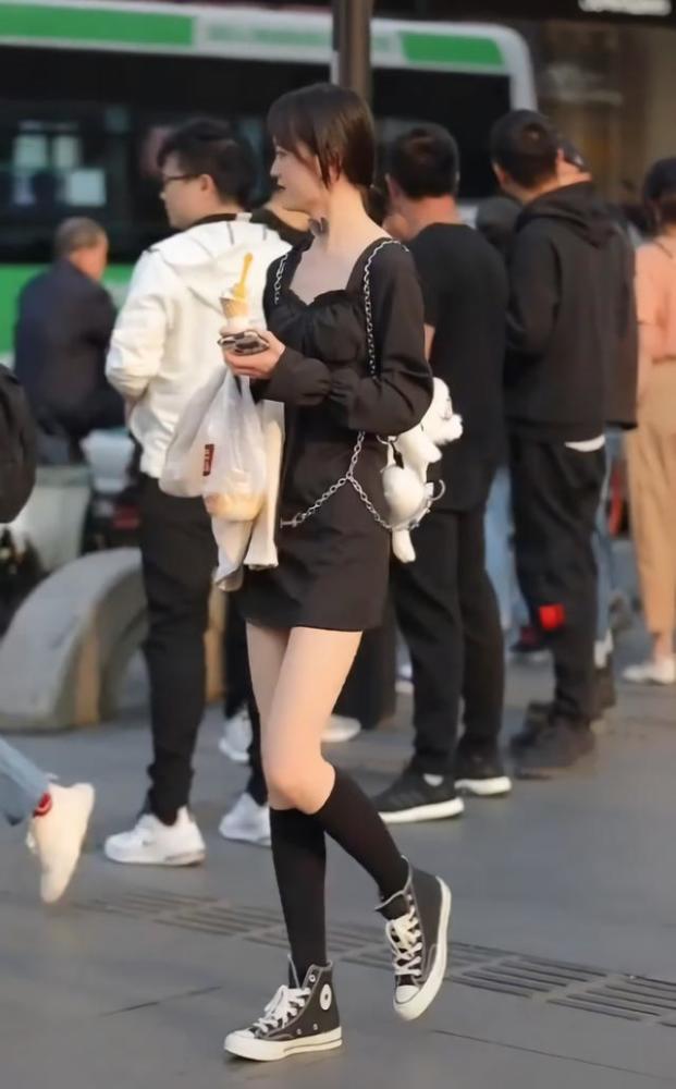 匡威又出新款,小姐姐的"翘角高帮款"大火,这次又要涨价了吗?