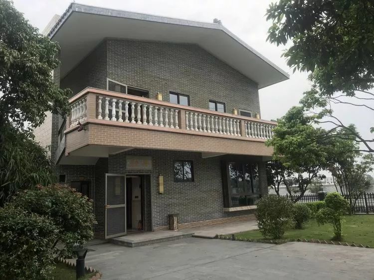 别墅 泳池,且拒不整改!钟落潭镇拆除红旗村四栋违建别墅