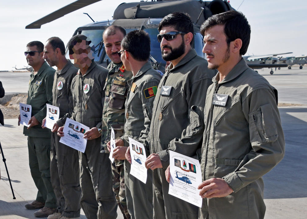 阿富汗飞行员赴美培训集体逃跑!打黑工不回国