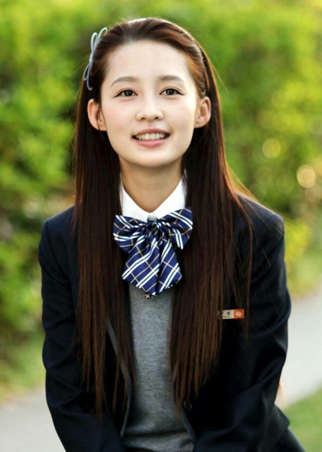 校服丑刘亦菲郑爽告诉你颜值高穿麻袋都好看