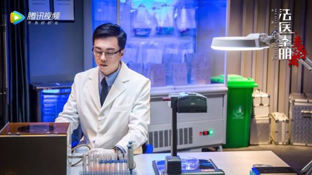 《暗黑者3》由毛鲲宇总执导,杨龙,邱晧洲导演,方芳,李尔云,白一骢出任