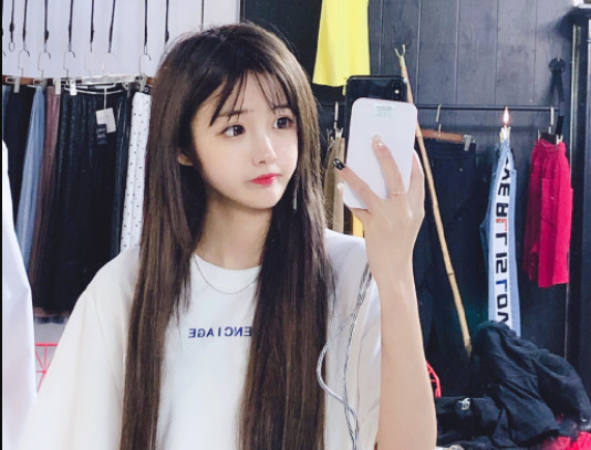 套路璐家境曝光爸爸资产雄厚为大亨网友难怪谁都敢撕