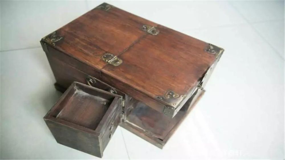 黄花梨|500元买到价值300万的黄花梨柜子