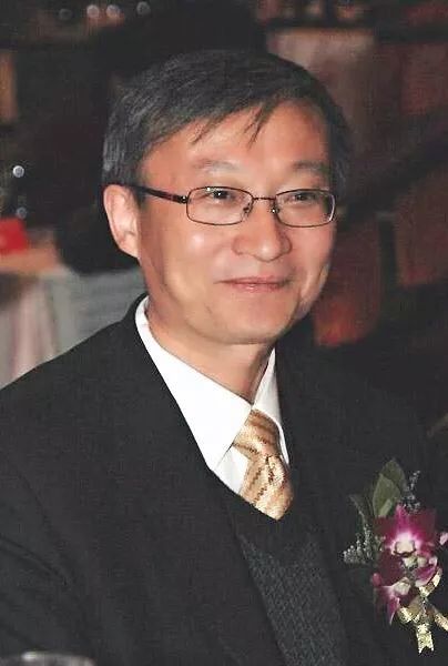 王朝云一见氢心创明天