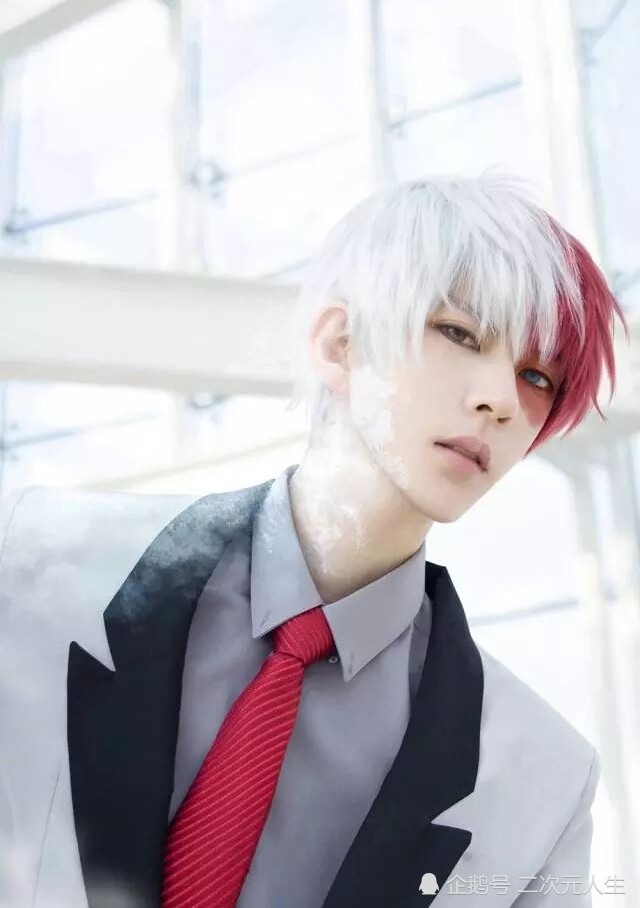 我的英雄学院:熊祁cos轰焦冻,简直是冰火两重天的还原