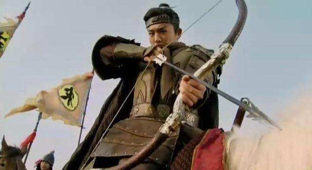 郭盛武功不高,是有证据的,开始二人在无影山下大战,是比武,二人的武器