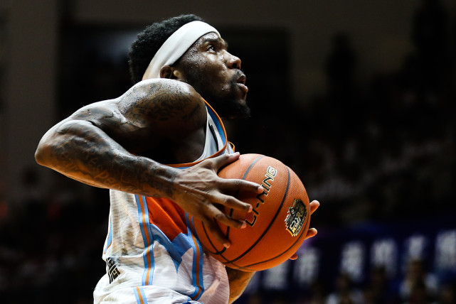 疆媒回顾新疆赛季征程:外援换不停 季后赛阵容为下赛季搭台