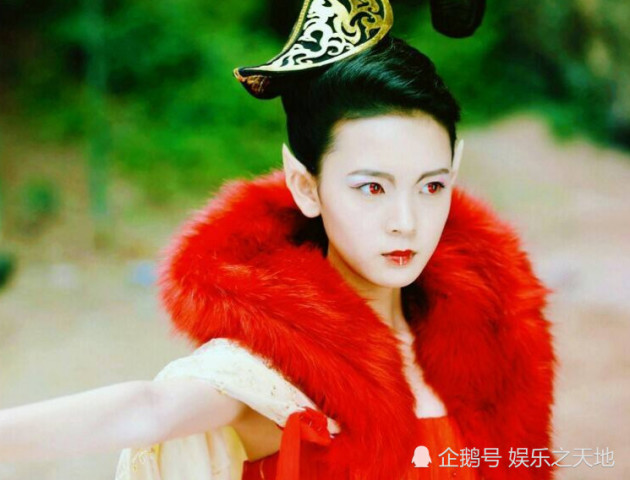 陈瑶出道前照片曝光,回眸的那刻,终于知道导演