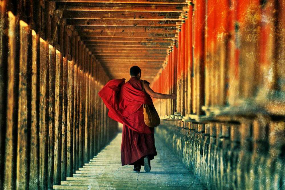 仓央嘉措|一首经典情诗，写出爱情中的10种痴念，读来无限感伤