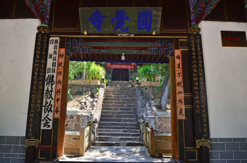 云南的这座寺庙"委屈"了,500多年历史,不见僧人不见游客!