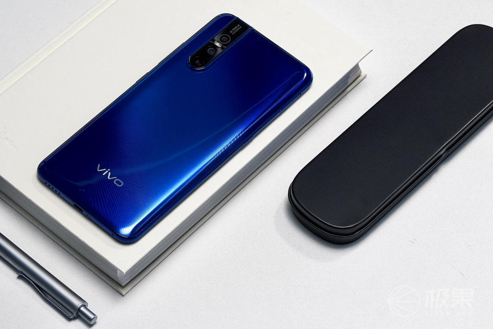 企鹅快看 | vivo s1 pro图赏:三摄 零界全面屏