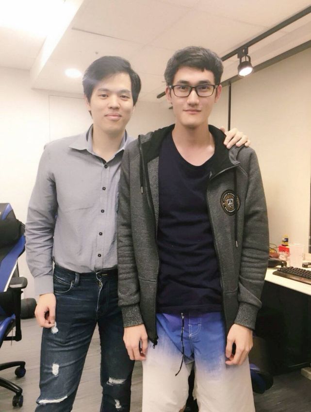 lms解说叉烧任sn主教练 网友:fw2.0版?