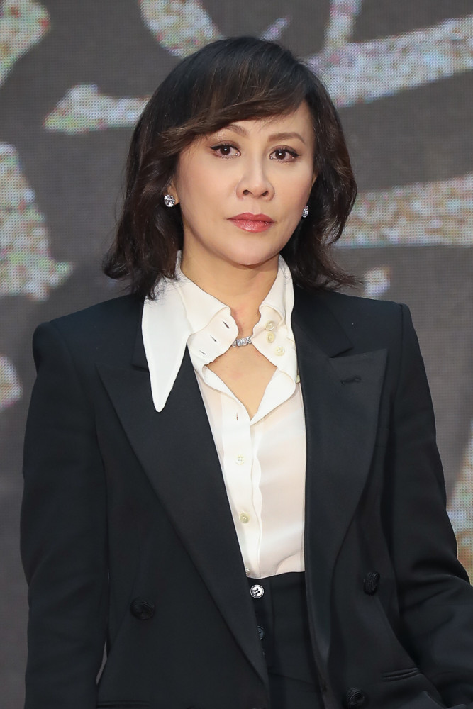 上海滩姐妹花变大姐大?刘嘉玲蒋欣西装上阵气场超强