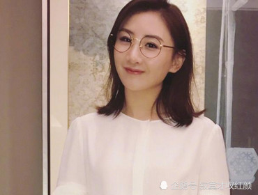 蹦床公主何雯娜公布恋情,牵手照曝光,