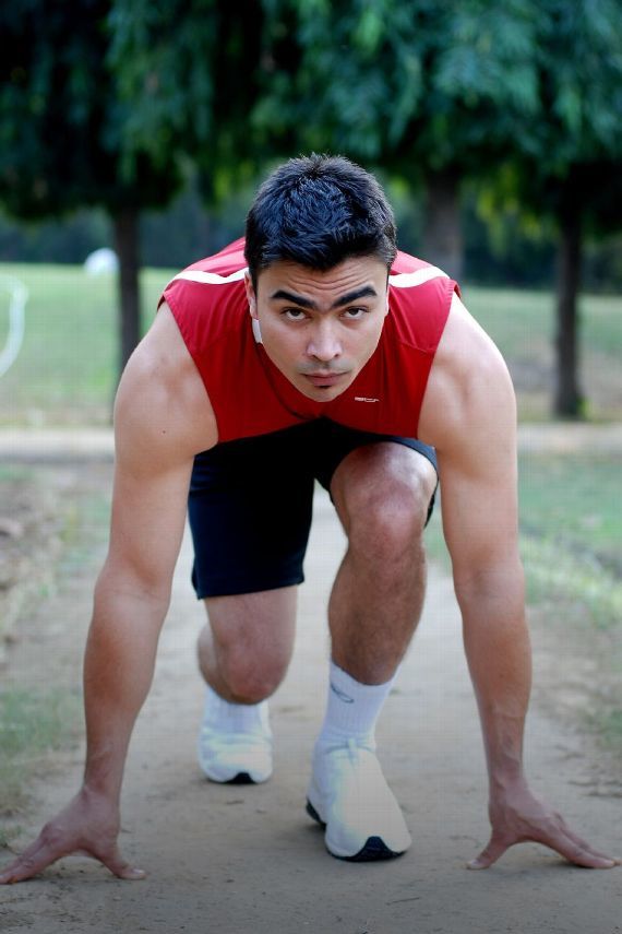 公路上训练自己拉赞助印度小哥六战冬奥诠释雪橇亚洲速度