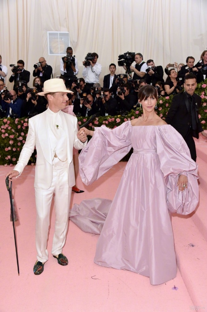 43岁本尼携妻子现身,公主比绅士抢眼