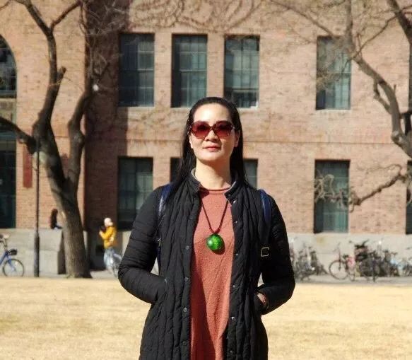 曲靖作家叶浅韵在首都文学界纪念五四运动100周年座谈会上发言!