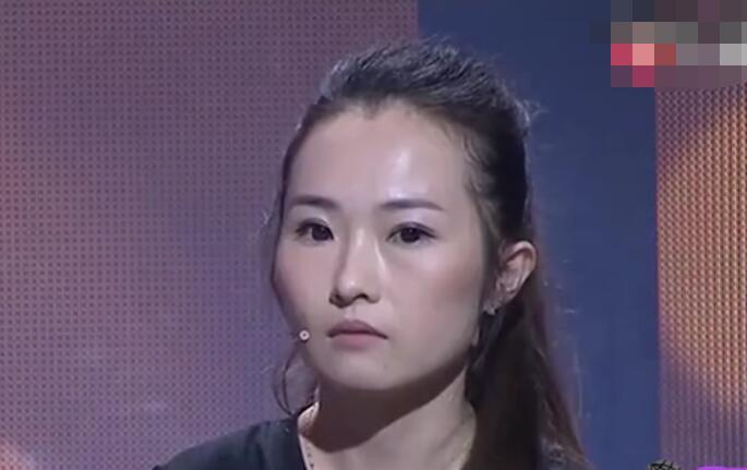 因妻子素颜太美,丈夫死活不让化妆,妻子一登台涂磊都坐不住了